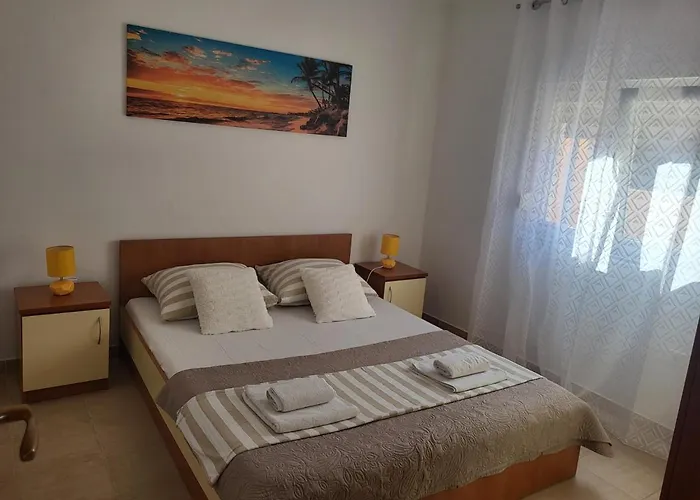 公寓 Bralic 比比涅